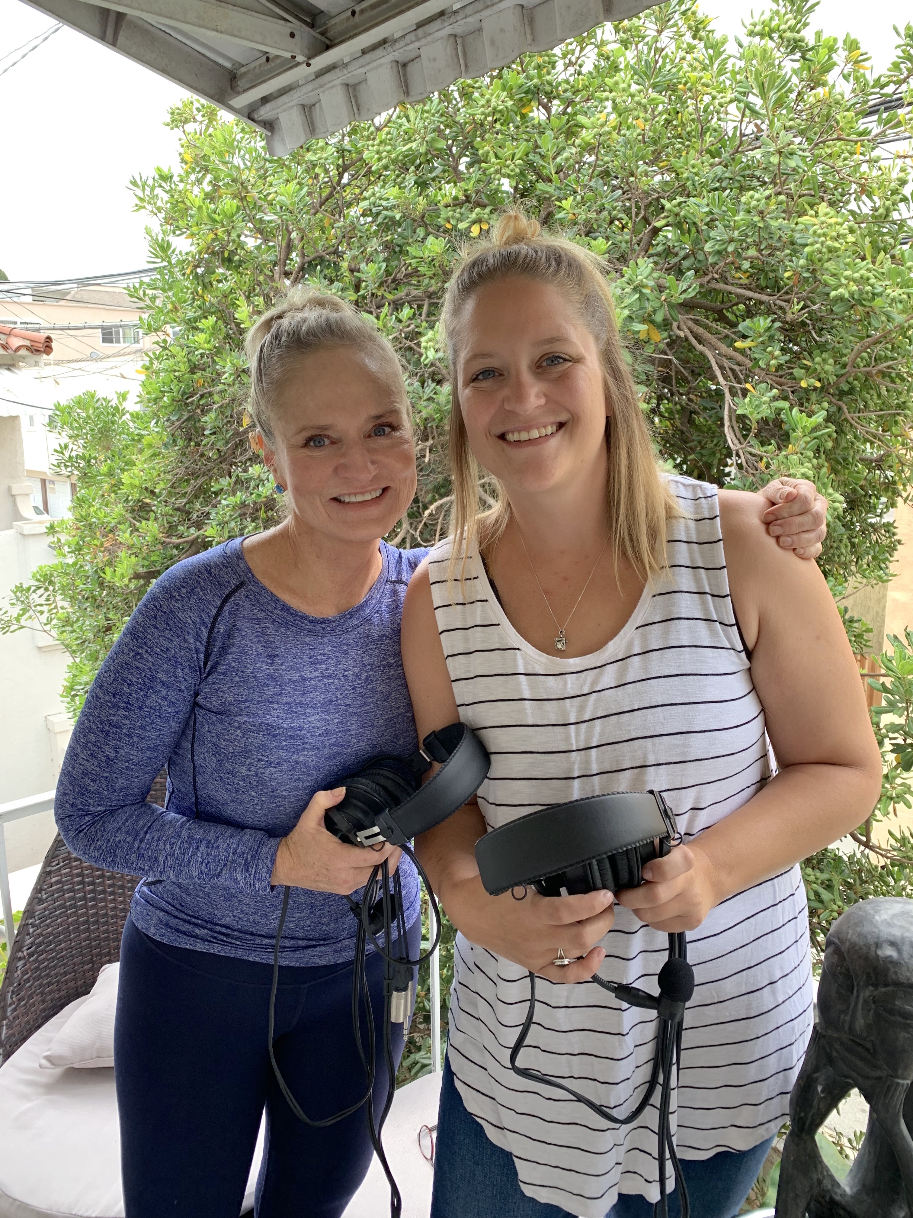 Read more about the article Joni & Kailee: We Answer Your Questions, Download Life Experience, Talk about Divorce, Parenting, Dealing with a Chronic Illness, Dissolving Anxiety, Letting go of Judgement, How to Stay on your Spiritual Path, and so much more!